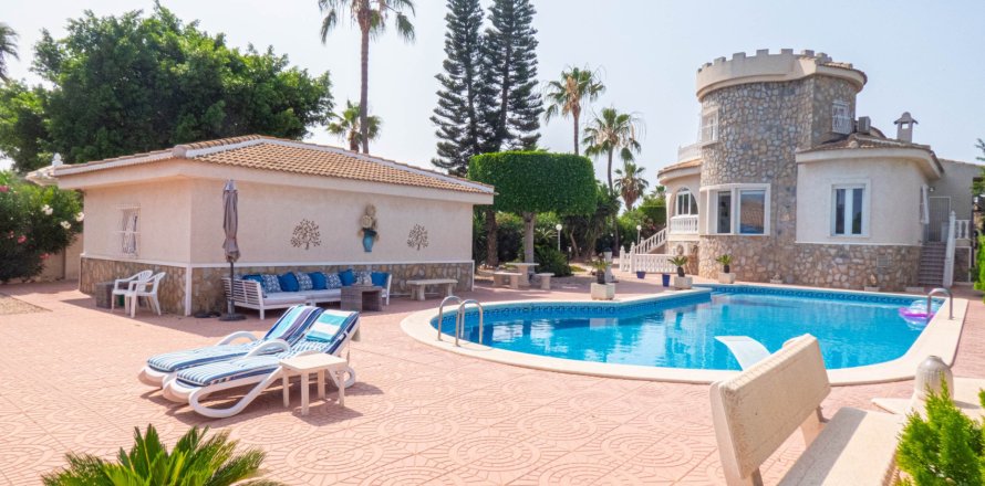 Villa à Ciudad Quesada, Alicante, Espagne 6 chambres, 330 m2 No. 151838