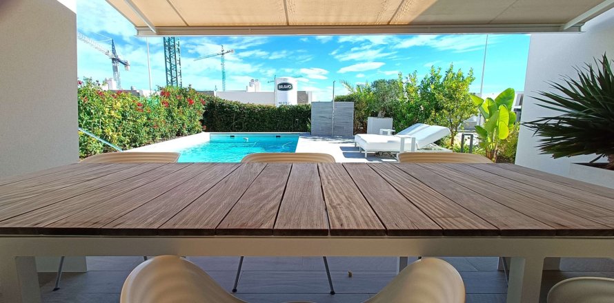 Villa a Algorfa, Alicante, Spagna 2 camere da letto, 132 mq. N° 151836