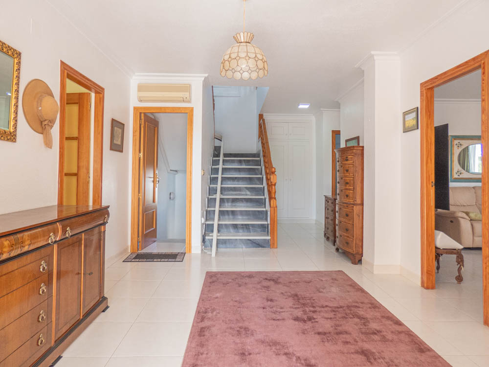 Villa a San Miguel de Salinas, Alicante, Spagna 7 camere da letto, 416 mq. N° 151839
