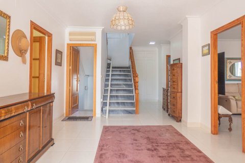 Villa zum Verkauf in San Miguel de Salinas, Alicante, Spanien 7 Schlafzimmer, 416 m2 Nr. 151839 - Foto 2