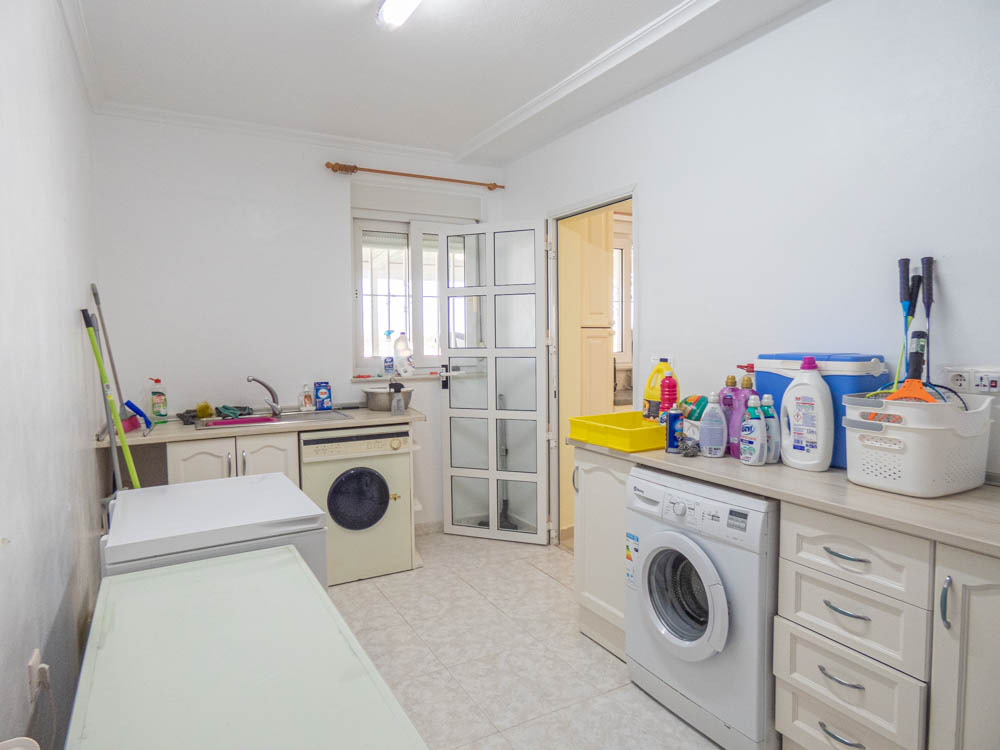 Villa a San Miguel de Salinas, Alicante, Spagna 7 camere da letto, 416 mq. N° 151839