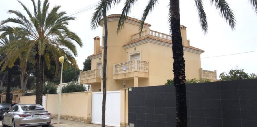 Villa in Cabo Roig, Alicante, Spanien 4 Schlafzimmer, 210 m2 Nr. 151840