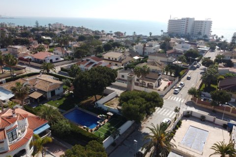 Villa till salu La Zenia, Alicante, Spanien 4 sovrum, 216 kvm. Nr. 116491 - foto 13