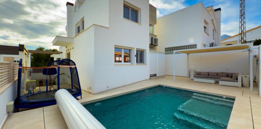 Talo La Nucia, Alicante, Espanja 122 m2 No. 109336