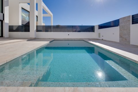 Townhouse for sale in Torrevieja, Alicante, Spain 4 bedrooms, 238 sq.m. No. 156305 - photo 18