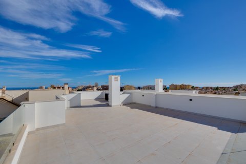 Townhouse for sale in Torrevieja, Alicante, Spain 4 bedrooms, 238 sq.m. No. 156305 - photo 15