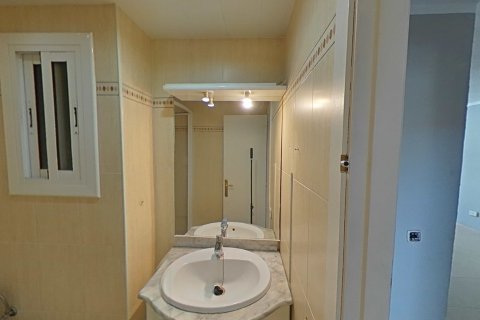 Продажа квартиры в Барселона, Испания 3 спальни, 60м2 №167753 - фото 13