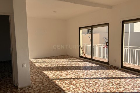 Apartamento en L'Hospitalet de Llobregat, Barcelona, España 3 dormitorios, 98 m2 No. 167750