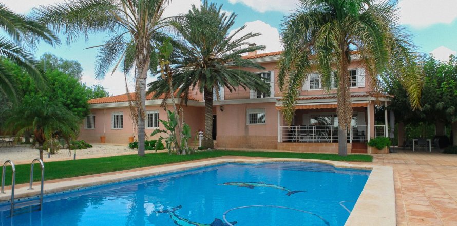 Villa in Alicante, Spanien 6 Schlafzimmer, 395 m2 Nr. 155082