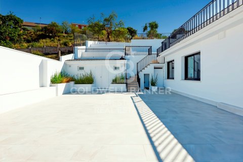 House for sale in Esplugues de Llobregat, Barcelona, Spain 7 bedrooms, 510 sq.m. No. 157624 - photo 7