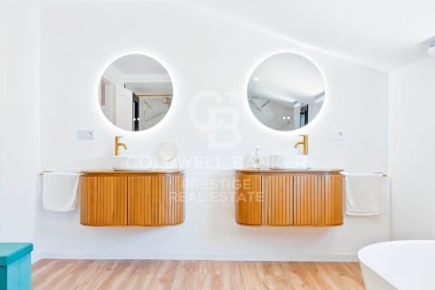 House for sale in Esplugues de Llobregat, Barcelona, Spain 7 bedrooms, 510 sq.m. No. 157624 - photo 12