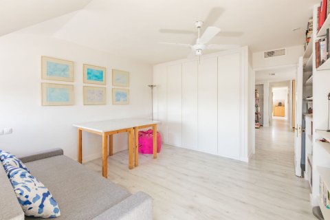 Apartment for sale Madrid, Spain 2 bedrooms, 125 sq.m. No. 134728 - photo 6