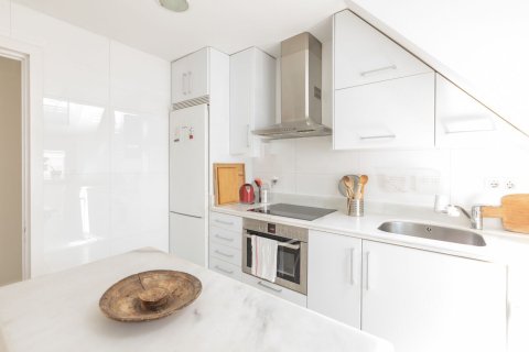 Apartment for sale Madrid, Spain 2 bedrooms, 125 sq.m. No. 134728 - photo 5
