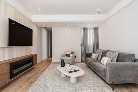 Huoneisto myytävänä Madrid, Espanja, 2 makuuhuonetta, 118 m2 No. 134729 - kuva 3