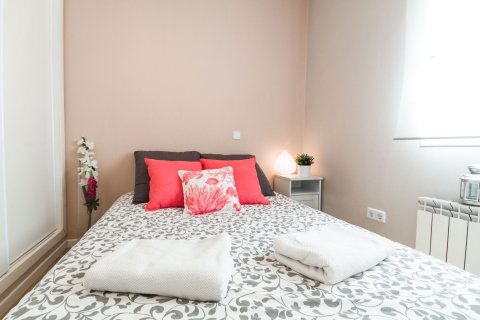 Huoneisto myytävänä Madrid, Espanja, 2 makuuhuonetta, 84 m2 No. 134726 - kuva 12