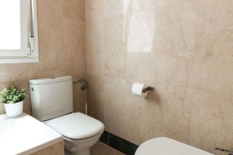 Huoneisto myytävänä Madrid, Espanja, 2 makuuhuonetta, 84 m2 No. 134726 - kuva 18