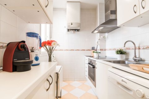 Huoneisto myytävänä Madrid, Espanja, 2 makuuhuonetta, 84 m2 No. 134726 - kuva 9
