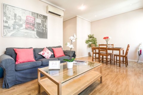 Huoneisto myytävänä Madrid, Espanja, 2 makuuhuonetta, 84 m2 No. 134726 - kuva 3