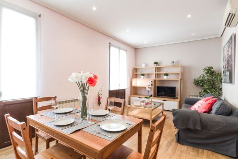Huoneisto myytävänä Madrid, Espanja, 2 makuuhuonetta, 84 m2 No. 134726 - kuva 7