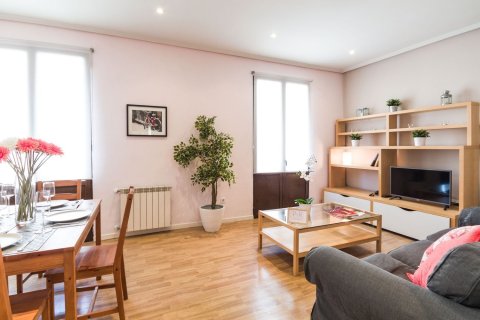 Huoneisto myytävänä Madrid, Espanja, 2 makuuhuonetta, 84 m2 No. 134726 - kuva 8