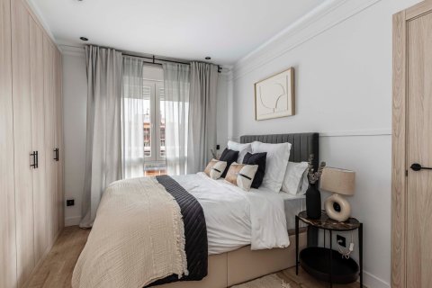 Apartment for sale Madrid, Spain 2 bedrooms, 96 sq.m. No. 134727 - photo 14