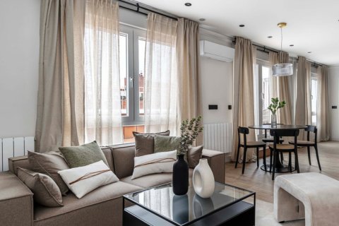 Apartment for sale Madrid, Spain 2 bedrooms, 96 sq.m. No. 134727 - photo 4
