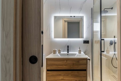 Apartment for sale Madrid, Spain 2 bedrooms, 96 sq.m. No. 134727 - photo 23