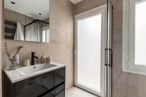Apartment for sale Madrid, Spain 2 bedrooms, 96 sq.m. No. 134727 - photo 24