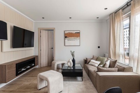 Apartment for sale Madrid, Spain 2 bedrooms, 96 sq.m. No. 134727 - photo 1