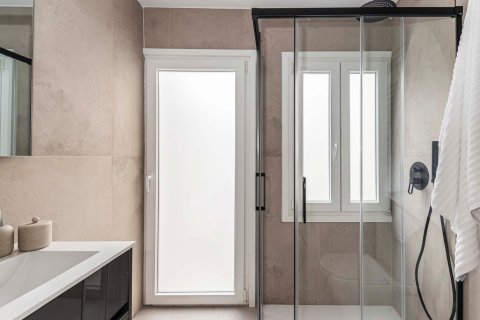 Apartment for sale Madrid, Spain 2 bedrooms, 96 sq.m. No. 134727 - photo 22