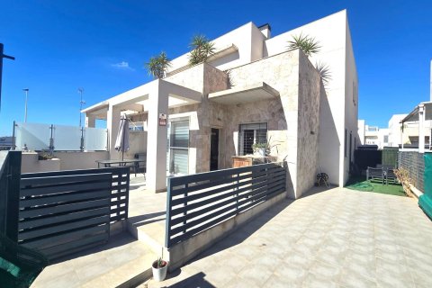 Townhouse for sale in Torrevieja, Alicante, Spain 3 bedrooms, 103 sq.m. No. 196819 - photo 3