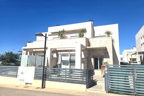 Townhouse for sale in Torrevieja, Alicante, Spain 3 bedrooms, 103 sq.m. No. 196819 - photo 1