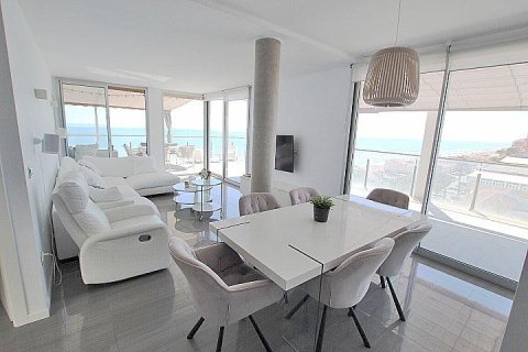 Apartment for sale in Guardamar del Segura, Alicante, Spain 3 bedrooms, 123 sq.m. No. 196821 - photo 11