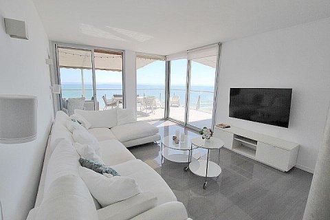 Apartment for sale in Guardamar del Segura, Alicante, Spain 3 bedrooms, 123 sq.m. No. 196821 - photo 10