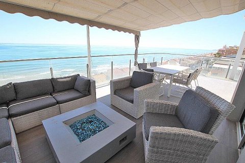 Apartment for sale in Guardamar del Segura, Alicante, Spain 3 bedrooms, 123 sq.m. No. 196821 - photo 2