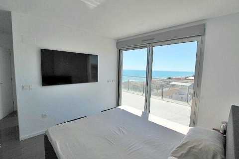Apartment for sale in Guardamar del Segura, Alicante, Spain 3 bedrooms, 123 sq.m. No. 196821 - photo 19