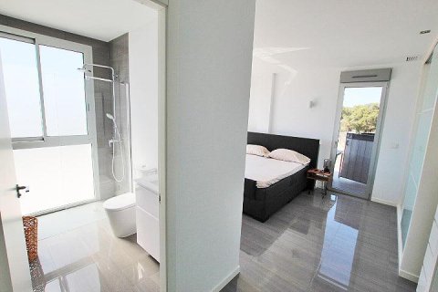 Apartment for sale in Guardamar del Segura, Alicante, Spain 3 bedrooms, 123 sq.m. No. 196821 - photo 21