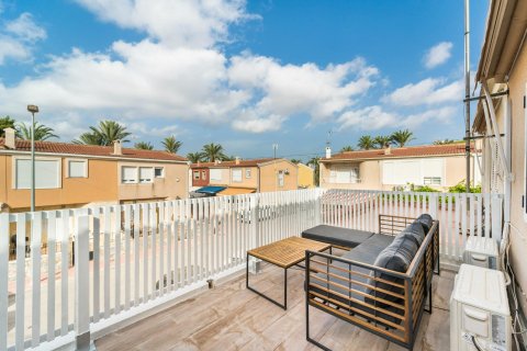 Townhouse for sale in Torrevieja, Alicante, Spain 4 bedrooms, 80 sq.m. No. 196820 - photo 23