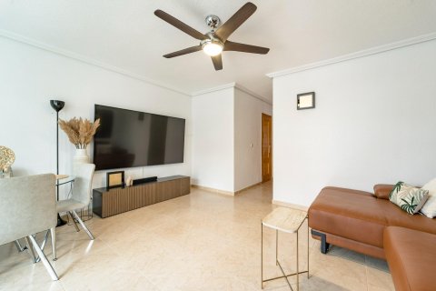 Townhouse for sale in Torrevieja, Alicante, Spain 4 bedrooms, 80 sq.m. No. 196820 - photo 7