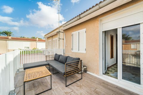 Townhouse for sale in Torrevieja, Alicante, Spain 4 bedrooms, 80 sq.m. No. 196820 - photo 30