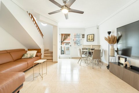 Townhouse for sale in Torrevieja, Alicante, Spain 4 bedrooms, 80 sq.m. No. 196820 - photo 6