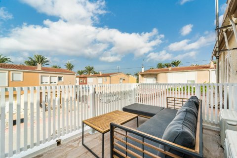 Townhouse for sale in Torrevieja, Alicante, Spain 4 bedrooms, 80 sq.m. No. 196820 - photo 28