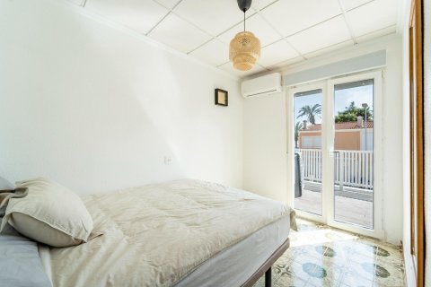 Townhouse for sale in Torrevieja, Alicante, Spain 4 bedrooms, 80 sq.m. No. 196820 - photo 21