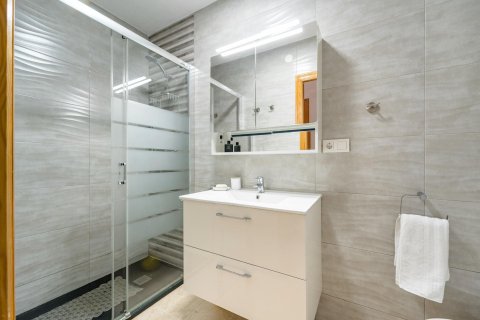 Townhouse for sale in Torrevieja, Alicante, Spain 4 bedrooms, 80 sq.m. No. 196820 - photo 14