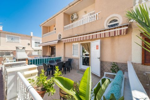 Townhouse for sale in Torrevieja, Alicante, Spain 4 bedrooms, 80 sq.m. No. 196820 - photo 1