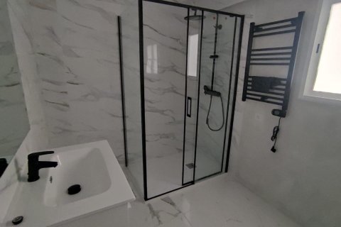 Продажа квартиры в Аликанте, Испания 3 спальни, 83м2 №166691 - фото 17