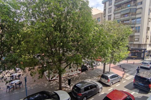 Продажа квартиры в Аликанте, Испания 3 спальни, 83м2 №166691 - фото 6