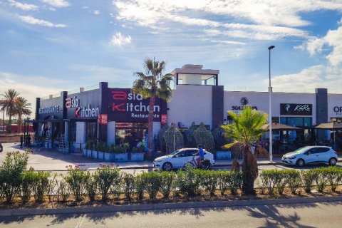 Apartament w Torrevieja, Alicante, Hiszpania 2 sypialnie, 76 mkw. nr 145654 – zdjęcie 18