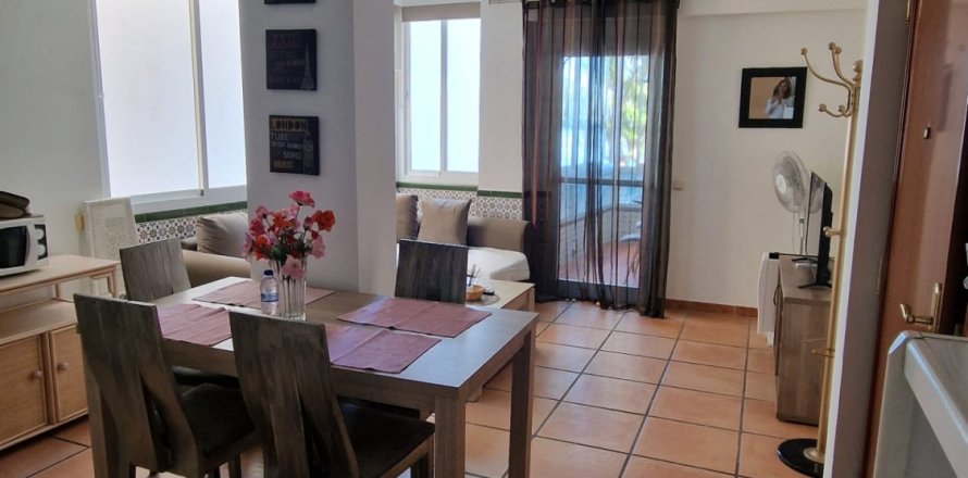 House à Estepona, Malaga, Espagne 1 chambre, 40 m2 No. 193507