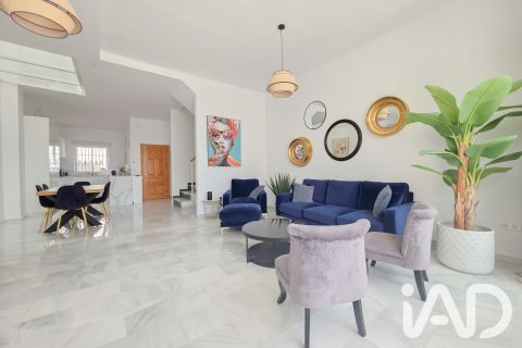 Kamienica w Rincon de la Victoria, Malaga, Hiszpania 4 sypialnie, 240 mkw. nr 193503 – zdjęcie 2